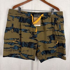 The North Face Shorts Mens 2XL Relaxed Wicking Belted Cargo Brown NWT